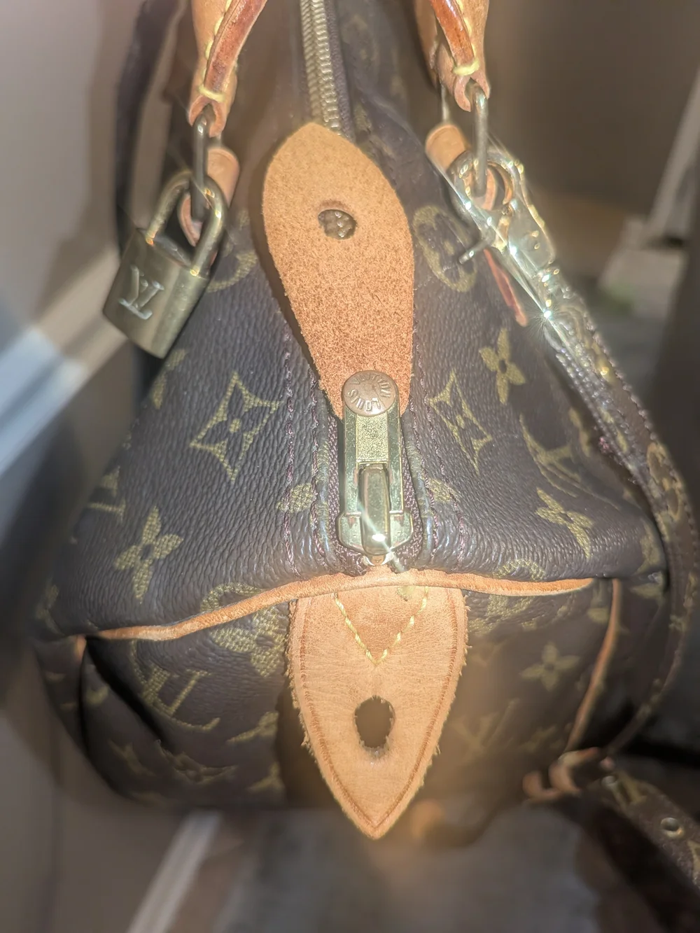 Louis Vuitton Monogram Speedy 30 With Free Adjustable Strap - Picture 7 of 17